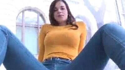 สาวอวบนมโตขายบริการริมทาง