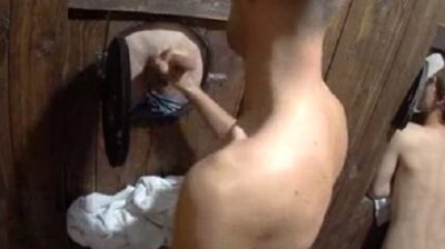 ปาร์ตี้เซ็กซ์หมู่ หนุ่มจีนชวนกันมากินเหล้าเมากันนัวเนีย