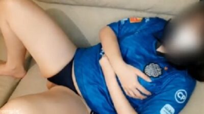 ทีเด็ดสาวบุรีรัมย์ยูไนเต็ดขาวเนียนอวบนมใหญ่โดนใส่สดกดน้ำเต็มรูคาเก้าอี้