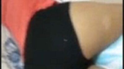 มียใส่กางเกงในตัวเดียวนอนเห็นแล้วของขึ้นจับพลิกแหวกกางเกงในแทงซะ