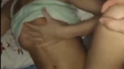 หลุดแอบย่องเข้าห้องน้องสาวตัวเองกลางดึกแล้วจับแก้ผ้าเย็ดสดแตกในคารู